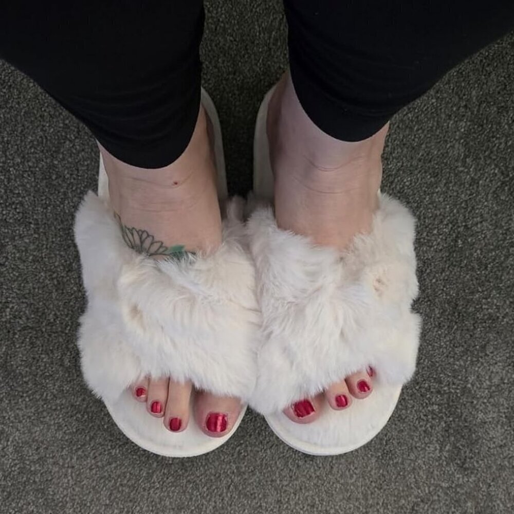 🆕Women's White Fuzzy Slippers Cross Band Memory Foam Faux-fur Open Toe Shoes - Picture 3 of 13